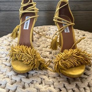 Steve Madden yellow suede fringe heels size 8 wrap around the ankle with tassels